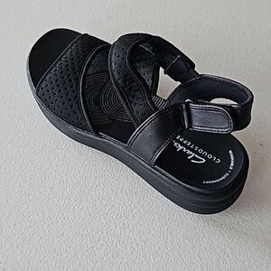 New Clarks Drift fern in Black, size 8 wide